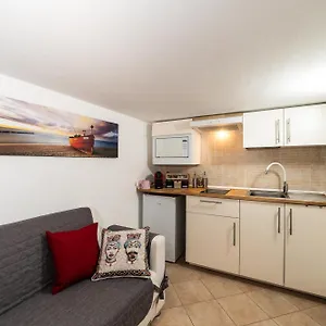 https://enjoy-the-little-house.catania-hotels.net